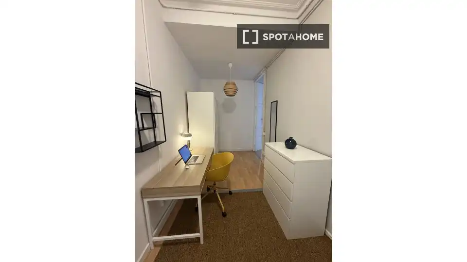Bedroom of Flat for rent in Barcelona  with Air Conditioner, Heating and Furnished