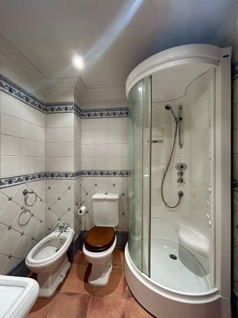 Baño de Casa o chalet en venta en Laredo con Calefacción, Terraza y Amueblado