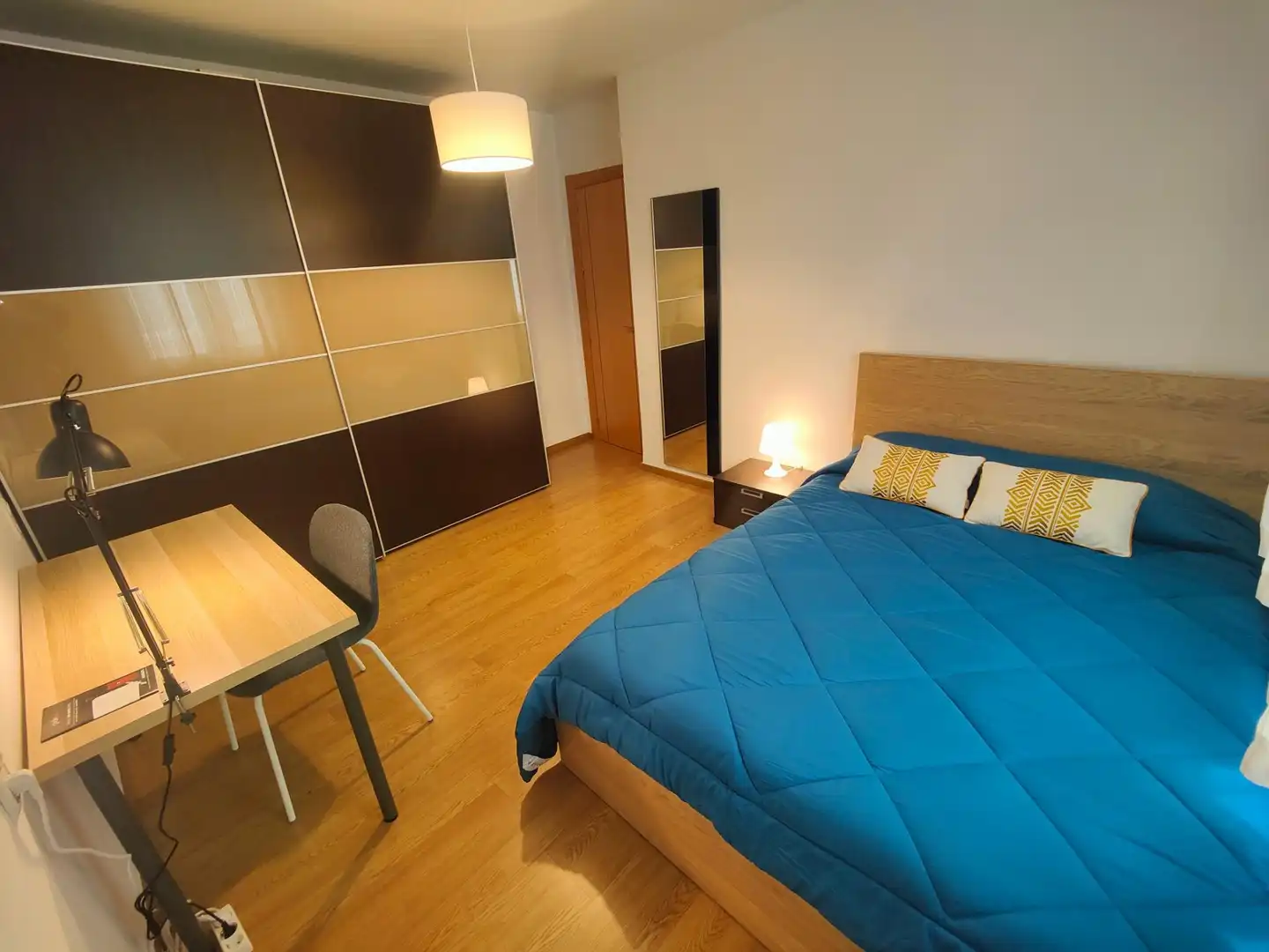 Bedroom of Flat for rent in Granada  with Air Conditioner, Heating and Furnished