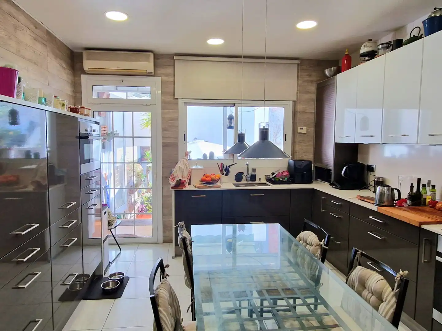 Cocina de Casa adosada en venta en Barcelona con Aire acondicionado, Calefacción y Parquet