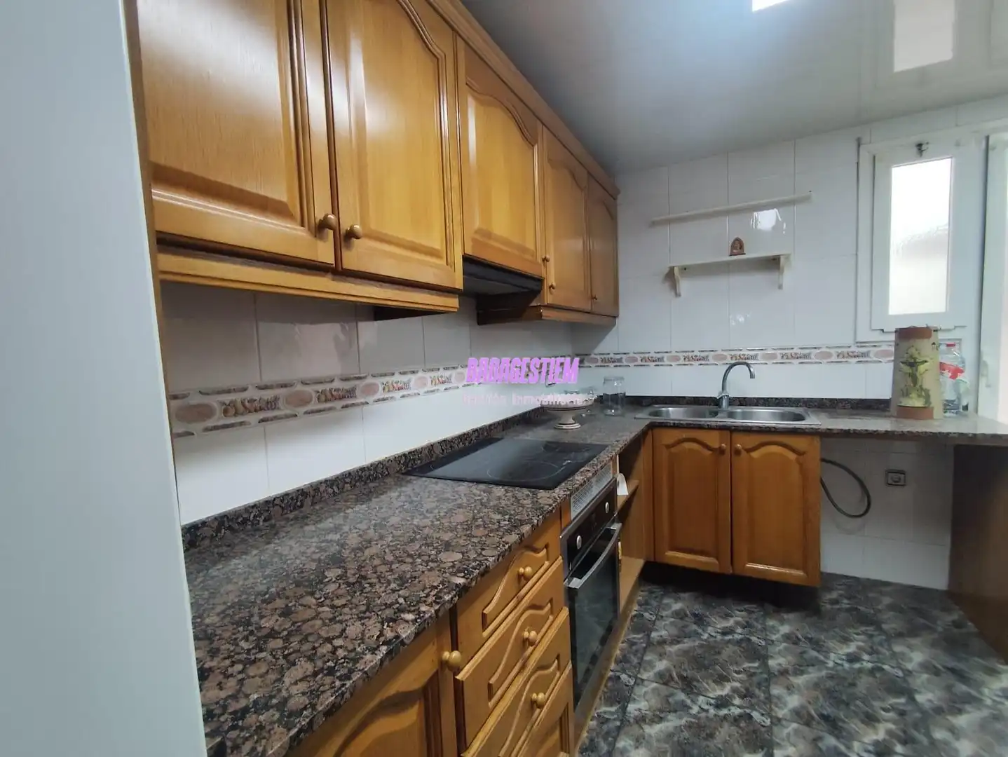 Küche von Wohnung zum Verkauf in Santa Coloma de Gramenet mit Heizung, Terrasse und Balkon