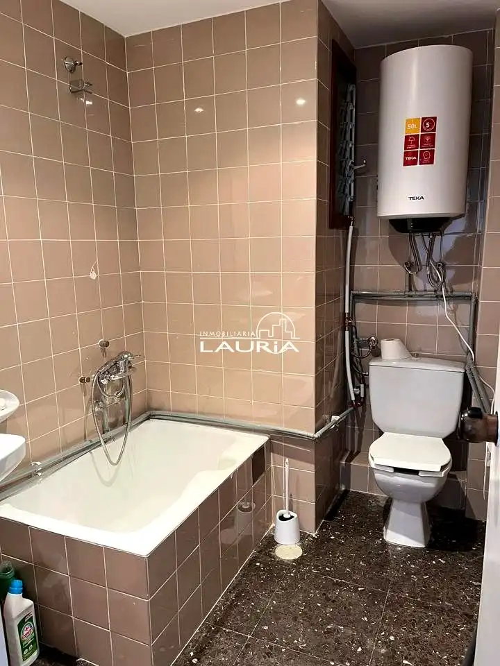 Baño de Oficina de alquiler en Valencia con Aire acondicionado