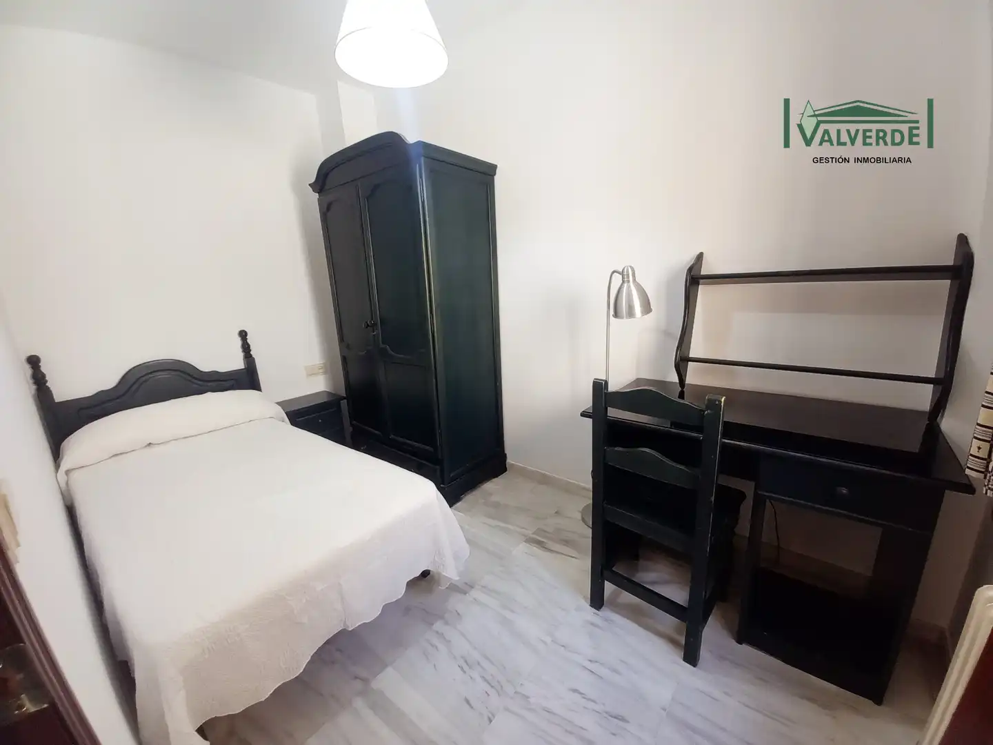 Bedroom of Flat for rent in Granada  with Air Conditioner, Heating and Furnished