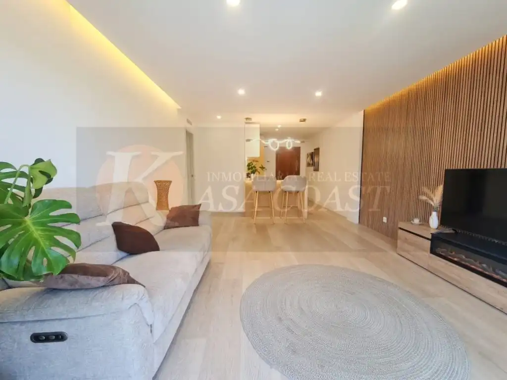Sala de estar de Piso en venta en Fuengirola con Aire acondicionado, Calefacción y Terraza