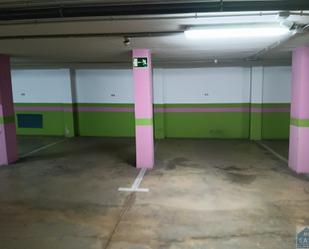 Garage to rent in Oeste