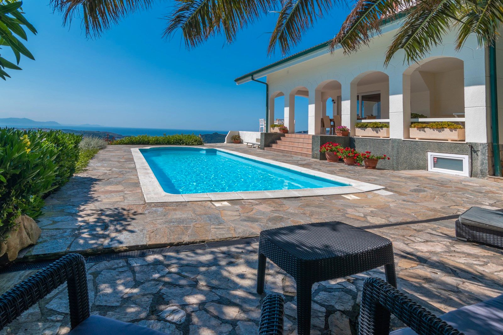 Swimming pool of House or chalet for sale in Plentzia  with Air Conditioner, Heating and Private garden