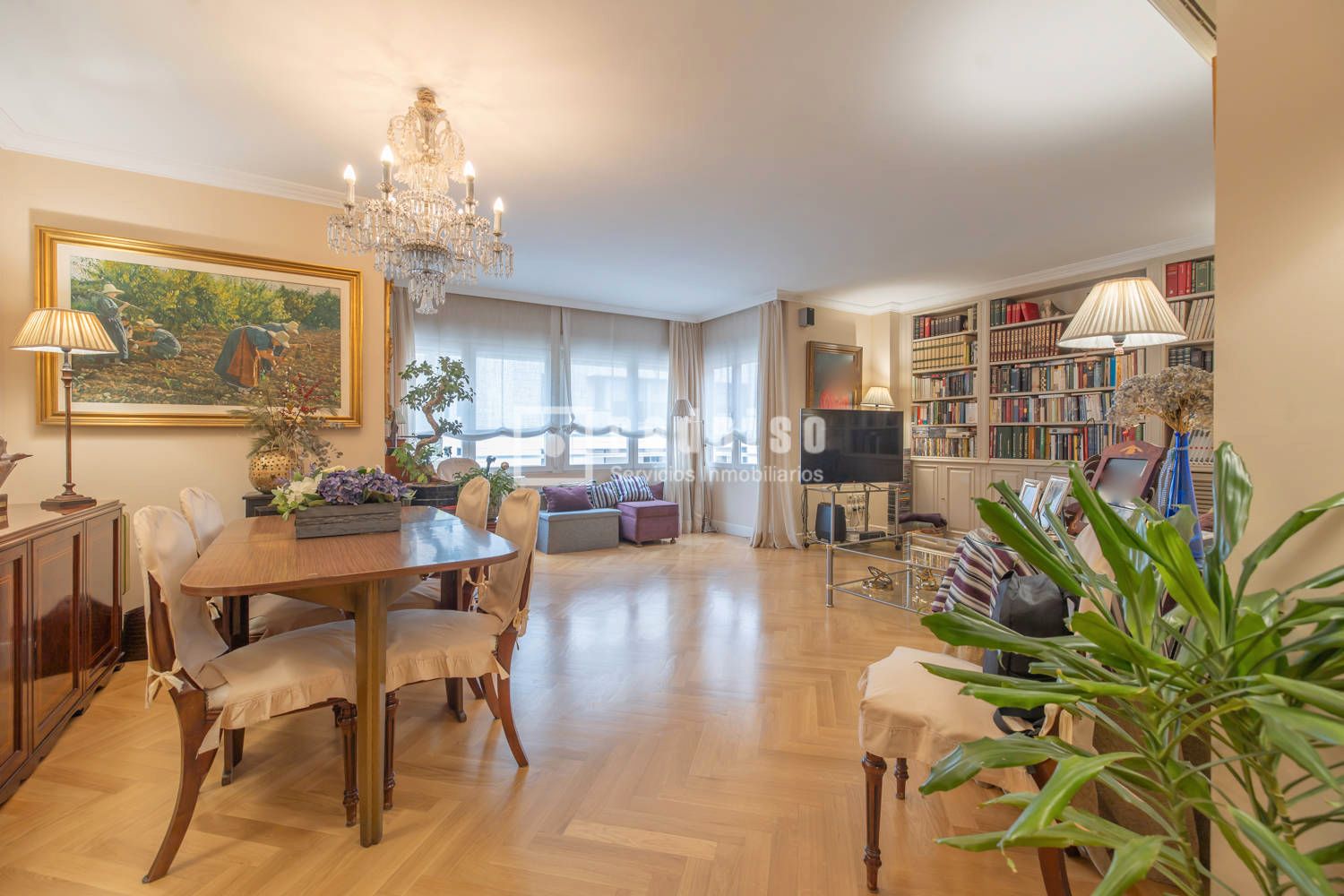 Living room of Flat for sale in  Madrid Capital  with Air Conditioner, Heating and Parquet flooring