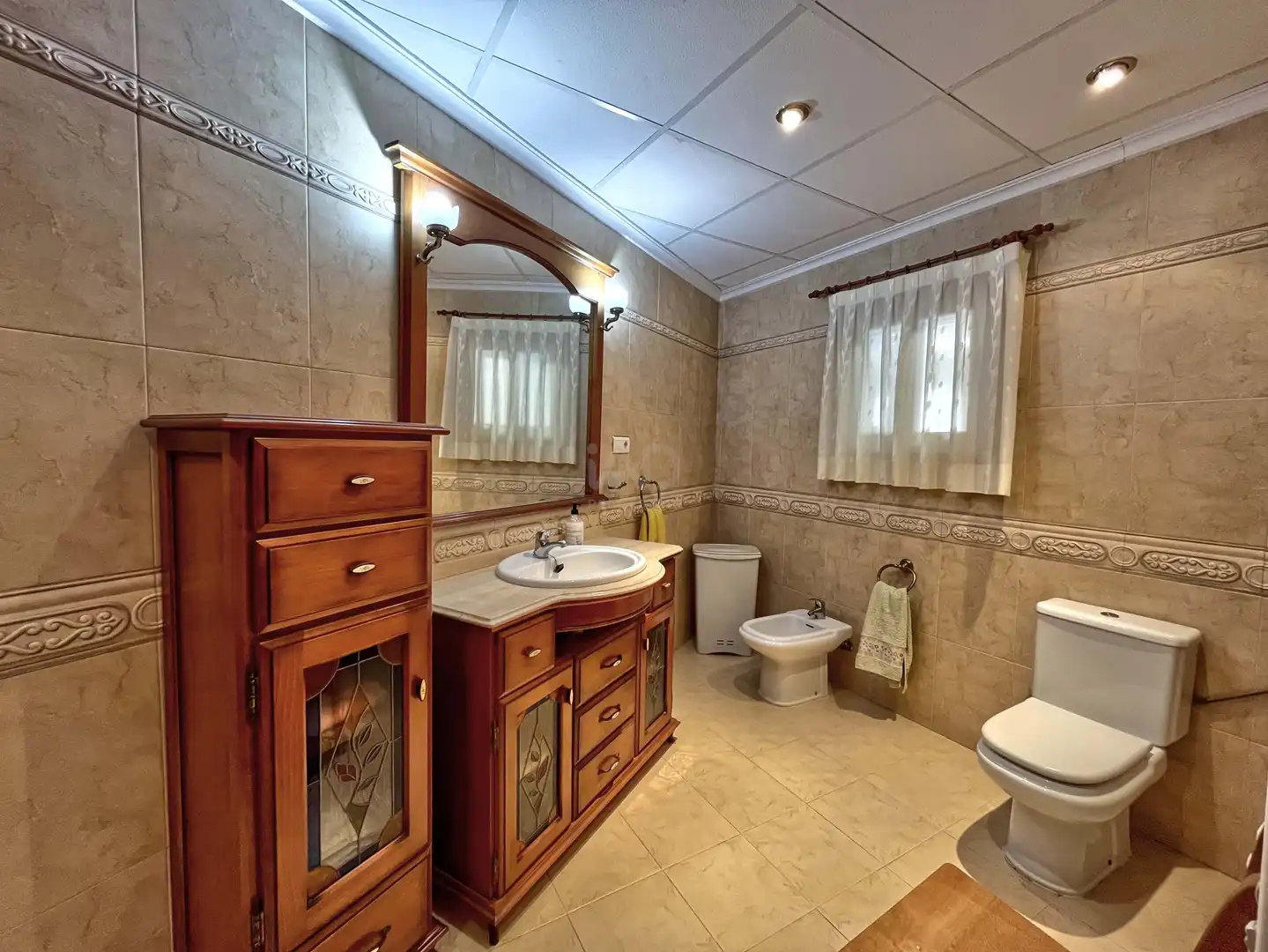 Bathroom of Houses for sale in Villena  with Air Conditioner, Terrace and Swimming Pool