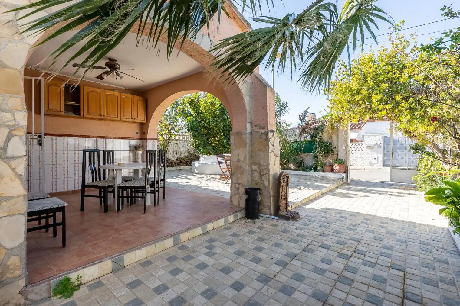 House with garden for sale in Carrer Valls, imagen 2