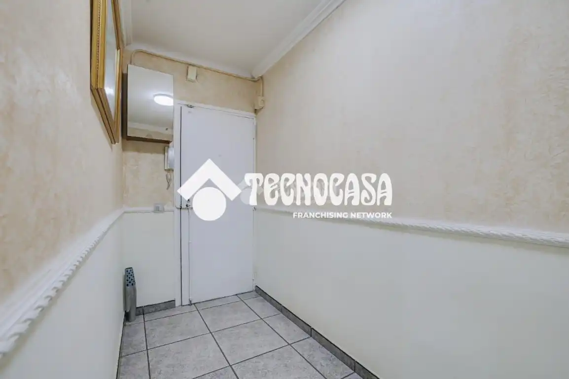 Piso en venta en Sant Adrià de Besòs con Calefacción y Balcón