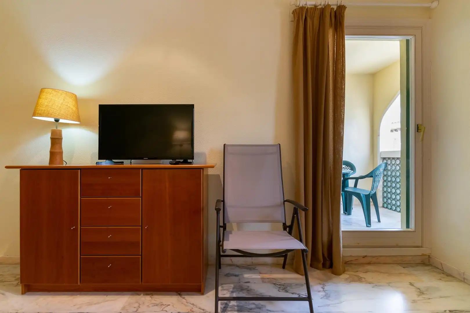 Habitación de Piso de alquiler en Santa Pola con Terraza y Piscina comunitaria