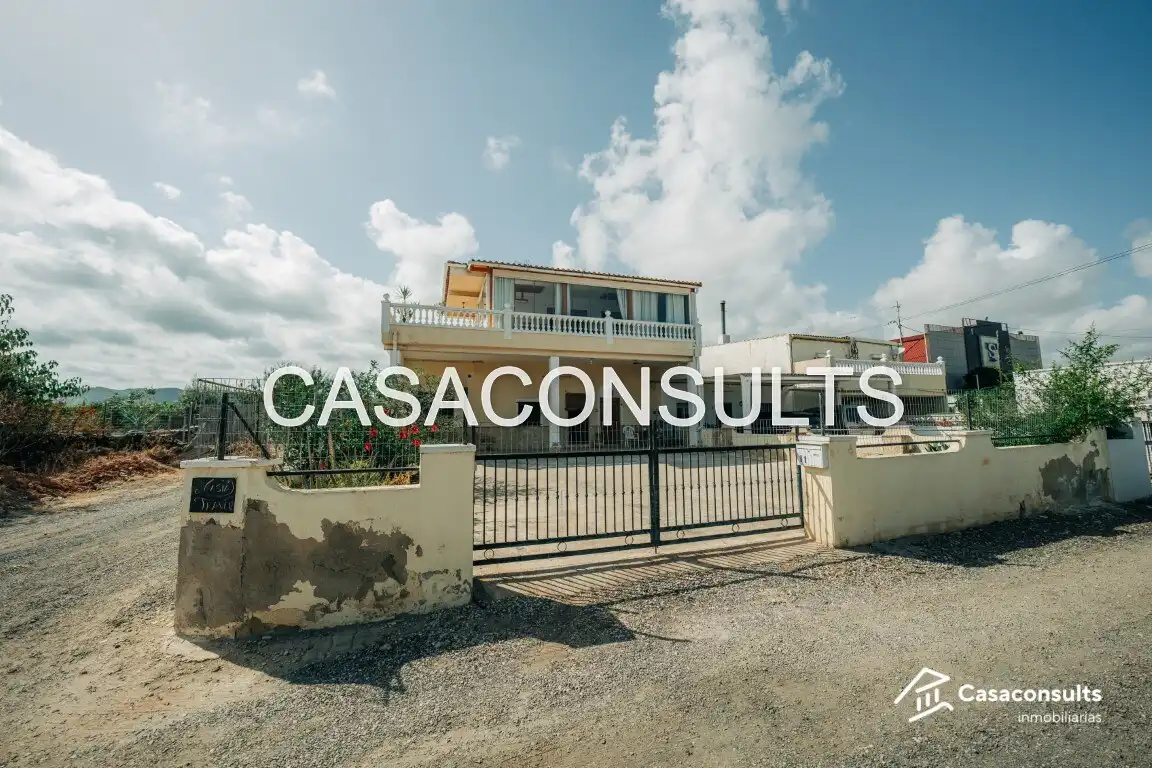 Vista exterior de Planta baja en venta en Cabanes con Terraza y Amueblado