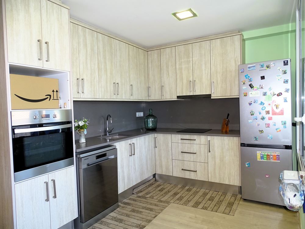 Kitchen of Apartment for sale in Roses  with Oven, Washing machine and Microwave