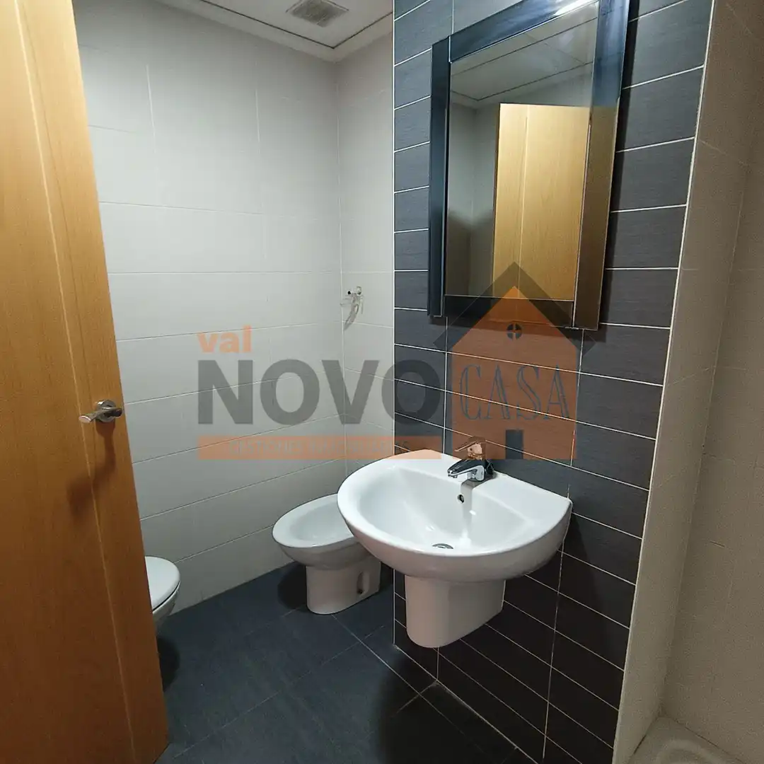 Badezimmer von Wohnung zur Miete in Silla mit Möbliert