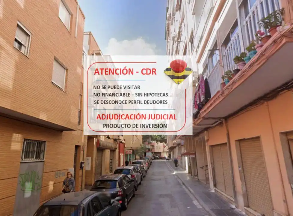 Flat with lift for sale in Los Ángeles - Cruz de Caravaca