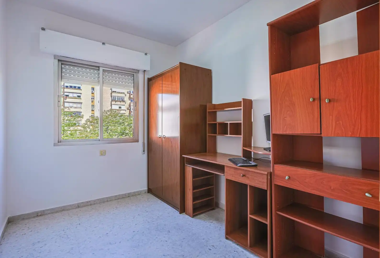 Bedroom of Flat for sale in Sevilla  with Air Conditioner and Furnished