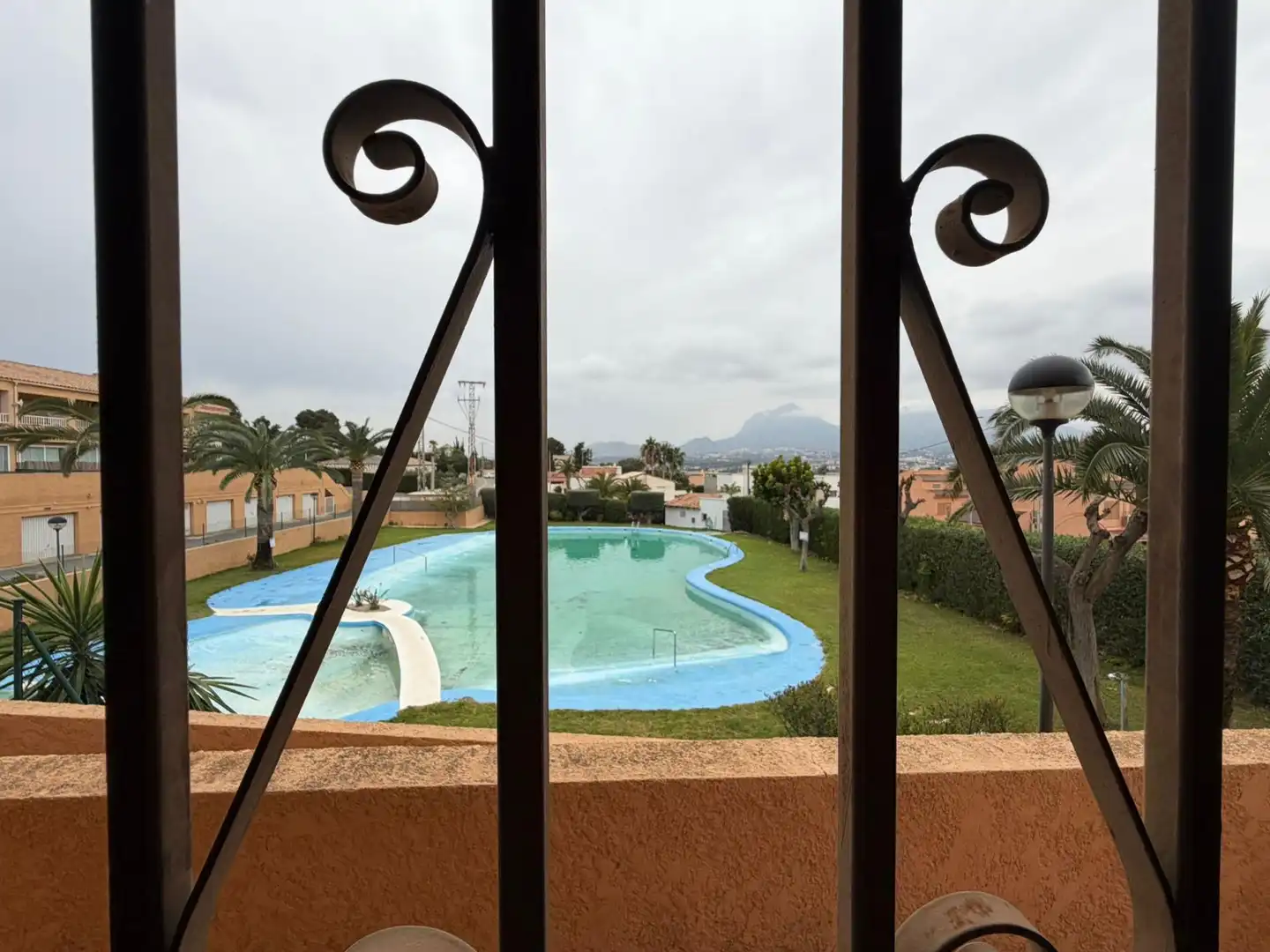 Swimming pool of Ground floor for sale in L'Alfàs del Pi  with Air Conditioner, Private garden and Furnished