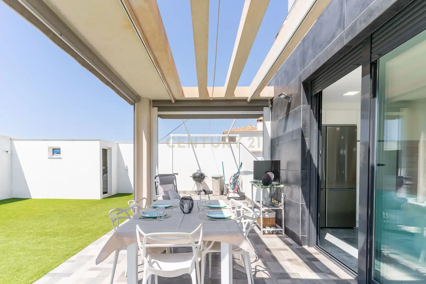 Terrassa de Casa o xalet en venda en El Ejido amb Aire condicionat, Jardí privat i Traster