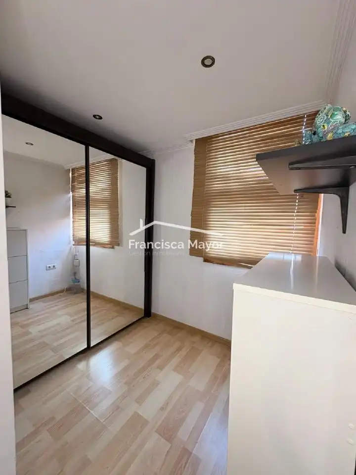 Sala d'estar de Pis en venda en Valencia amb Aire condicionat, Terrassa i Moblat