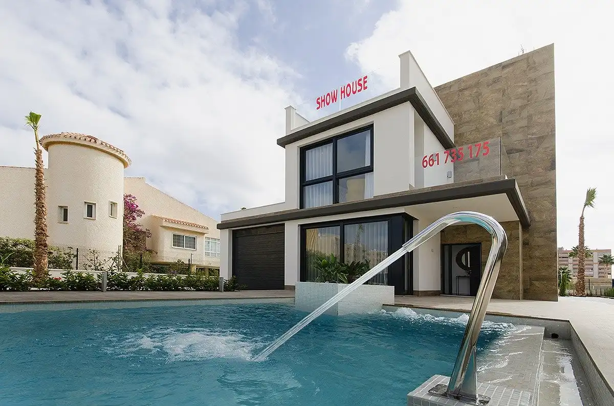 Detached house with terrace for sale in Calle Julia Orbaiceta, imagen 40