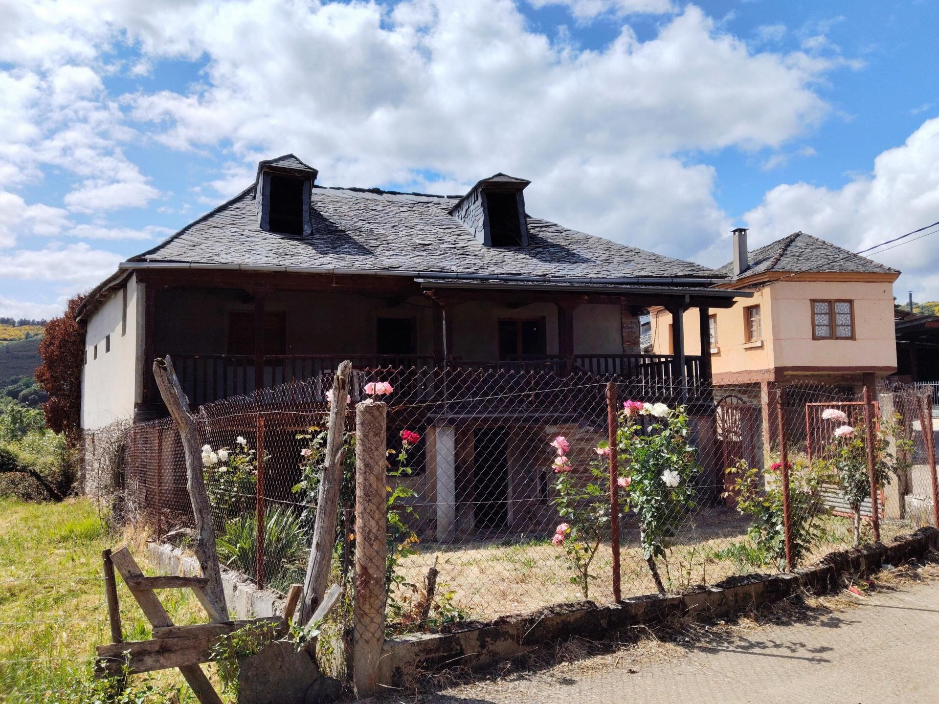 Exterior view of Country house for sale in Villafranca del Bierzo  with Balcony