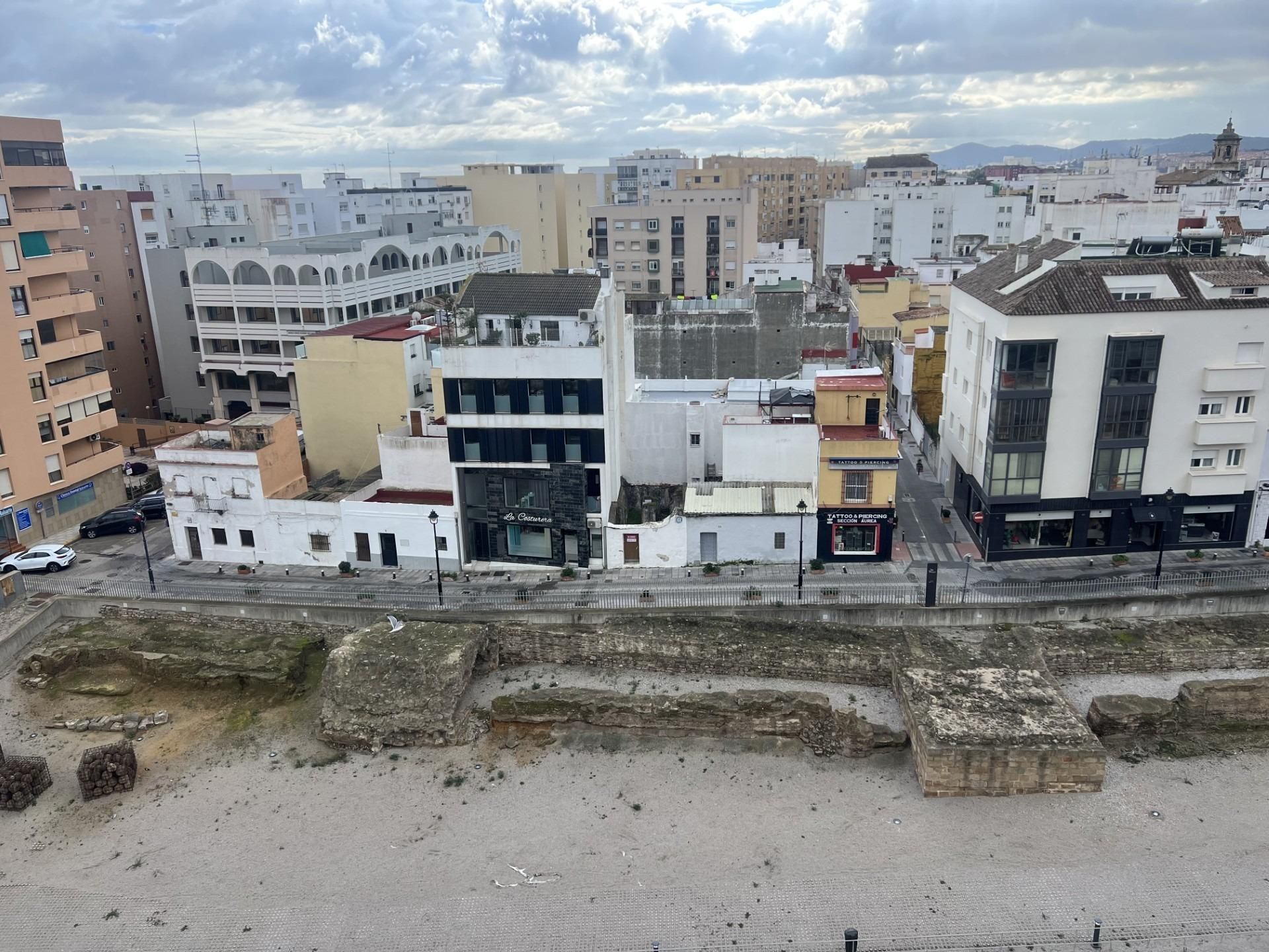 Vista exterior de Apartament en venda en Algeciras amb Aire condicionat