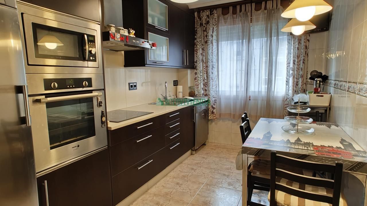 Casa adosada en venta en Salgueira - O Castaño