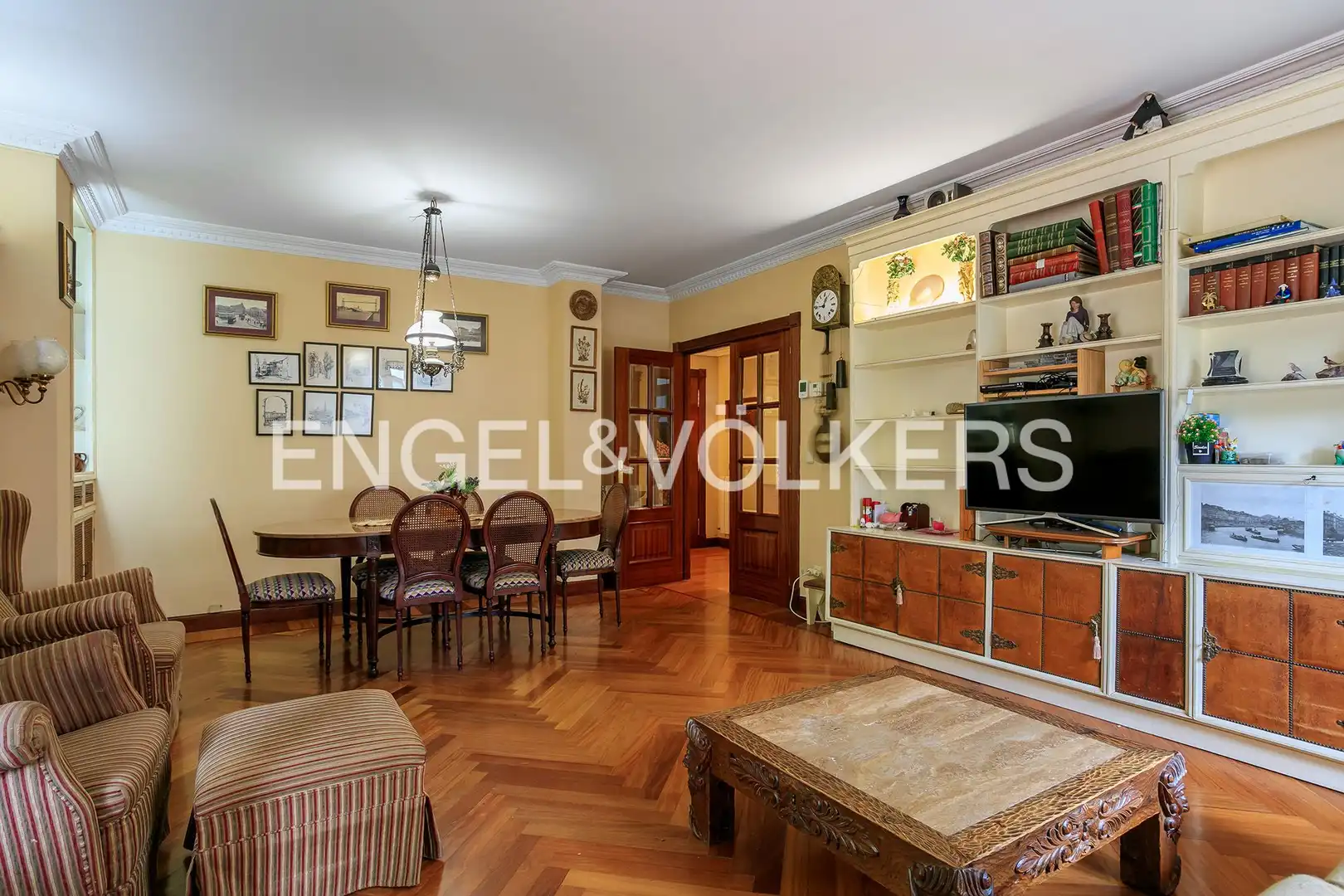 Living room of Flat for sale in Getxo   with Heating, Private garden and Parquet flooring