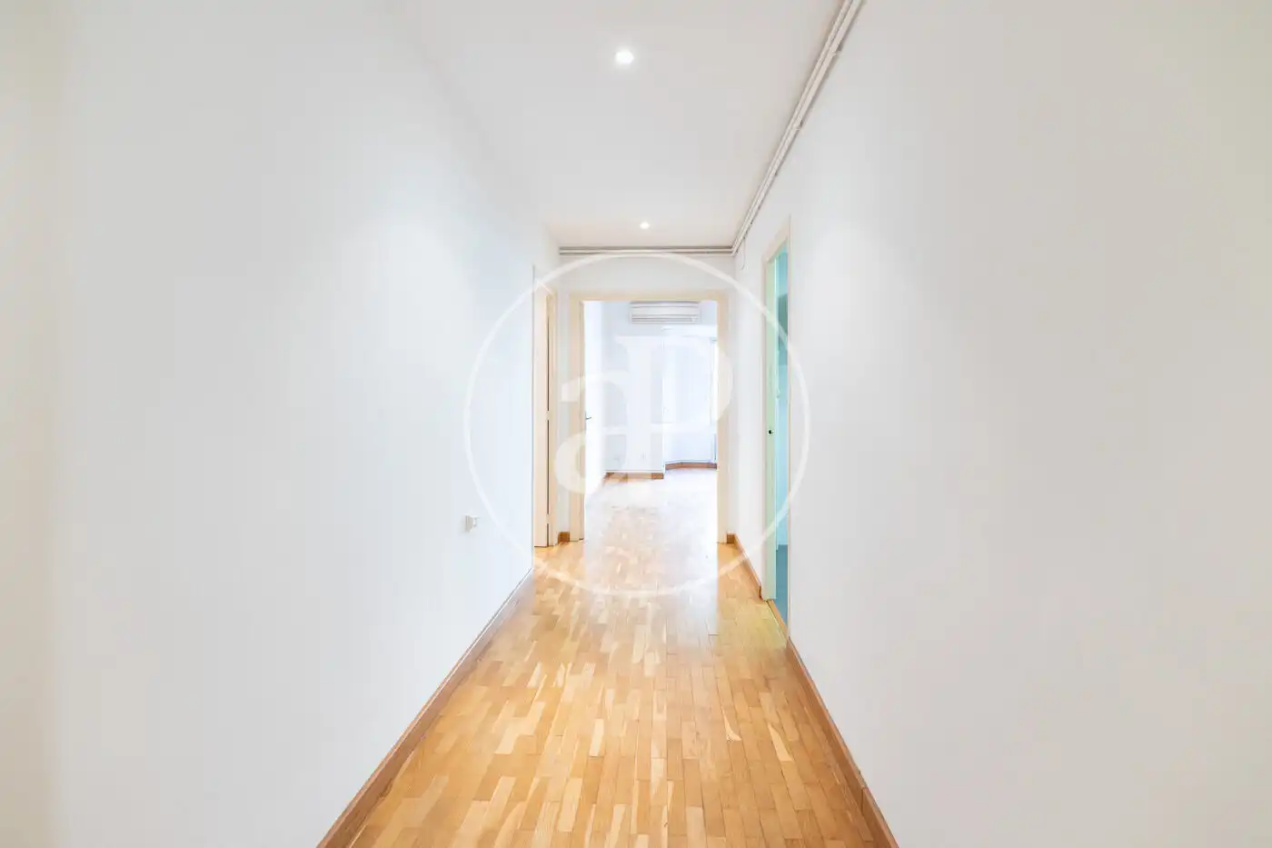 Piso en venta en Barcelona con Aire acondicionado, Calefacción y Terraza