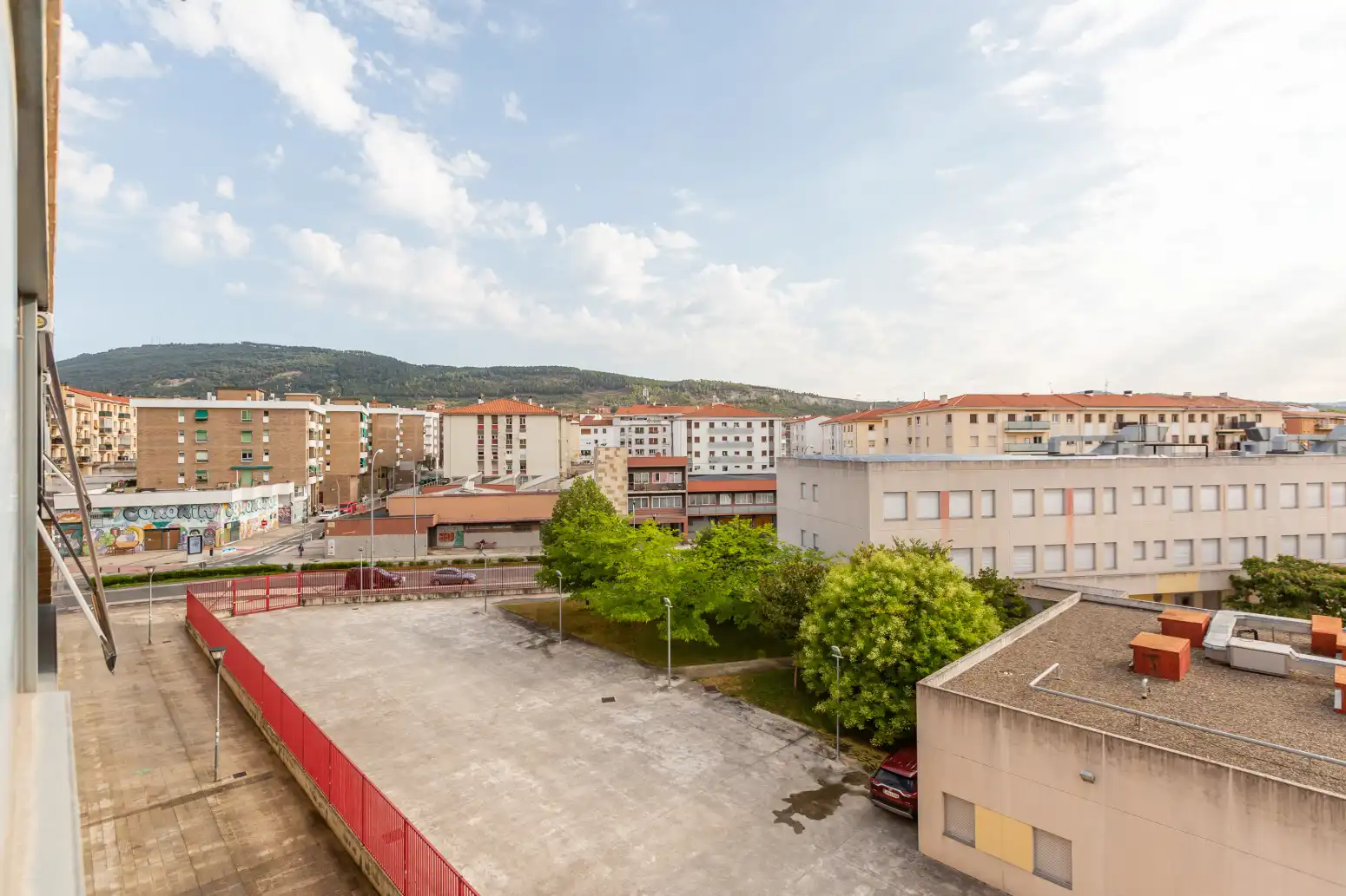 Außenansicht von Wohnung zur Miete in  Pamplona / Iruña mit Heizung und Abstellraum