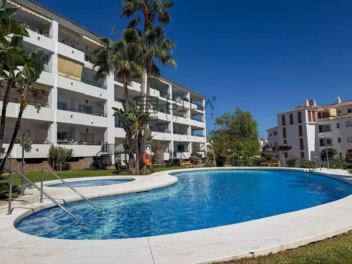 Pis amb piscina en venda a Urb. Gran Calahonda