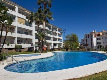 Pis amb piscina en venda a Urb. Gran Calahonda