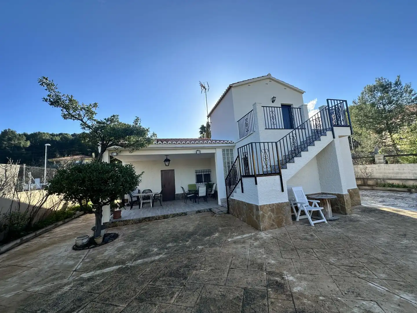 Vista exterior de Casa o xalet en venda en Algar de Palància amb Aire condicionat, Calefacció i Jardí privat