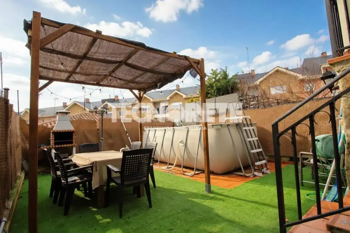 Casa adosada en venta en Calle Zurbarán, Las Ventas de Retamosa
