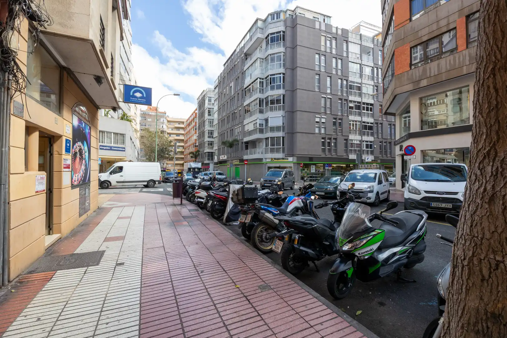 Vista exterior de Pis en venda en Las Palmas de Gran Canaria amb Moblat i Balcó