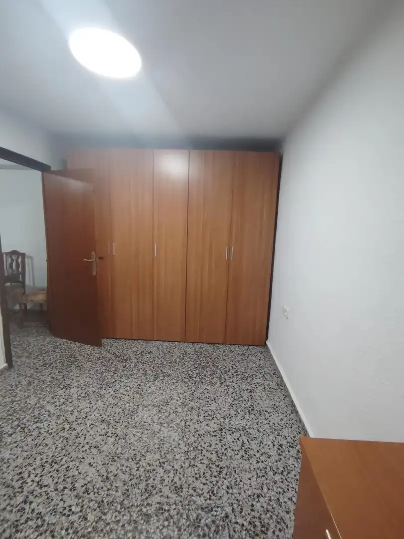 Schlafzimmer von Wohnung zur Miete in Mislata mit Klimaanlage, Heizung und Balkon