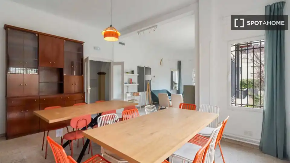 Comedor de Piso para compartir en Madrid con Aire acondicionado, Terraza y Amueblado