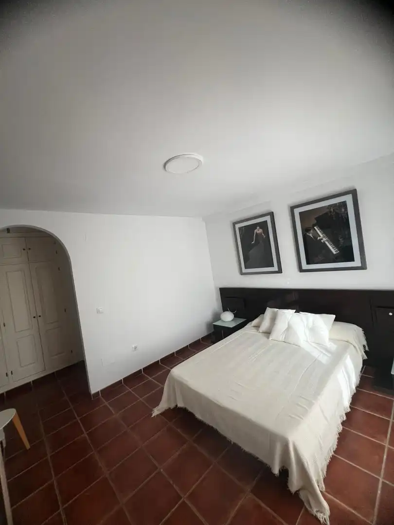 Dormitori de Casa o xalet en venda en Los Barrios amb Aire condicionat, Jardí privat i Terrassa