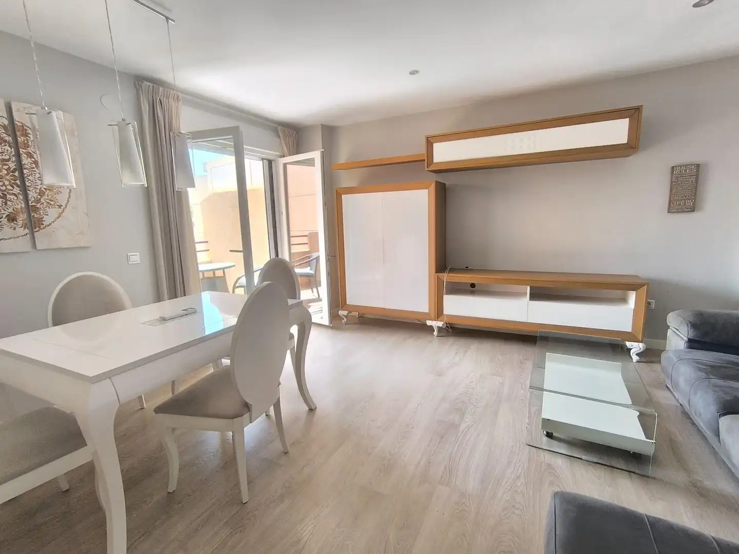 Wohnzimmer von Wohnung zur Miete in Málaga mit Klimaanlage, Privatgarten und Terrasse