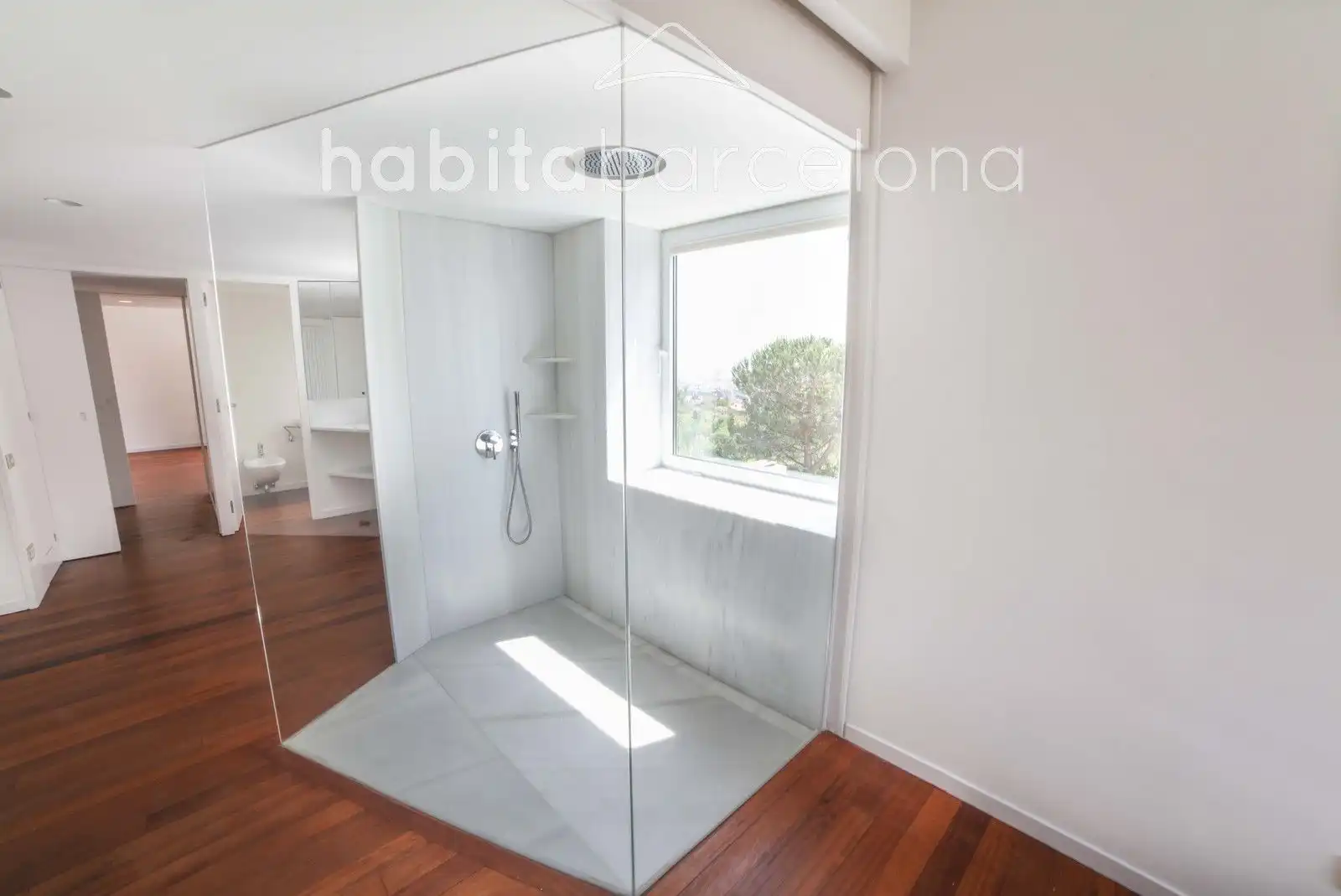 Bathroom of Houses for rent in Barcelona  with Air Conditioner, Heating and Private garden