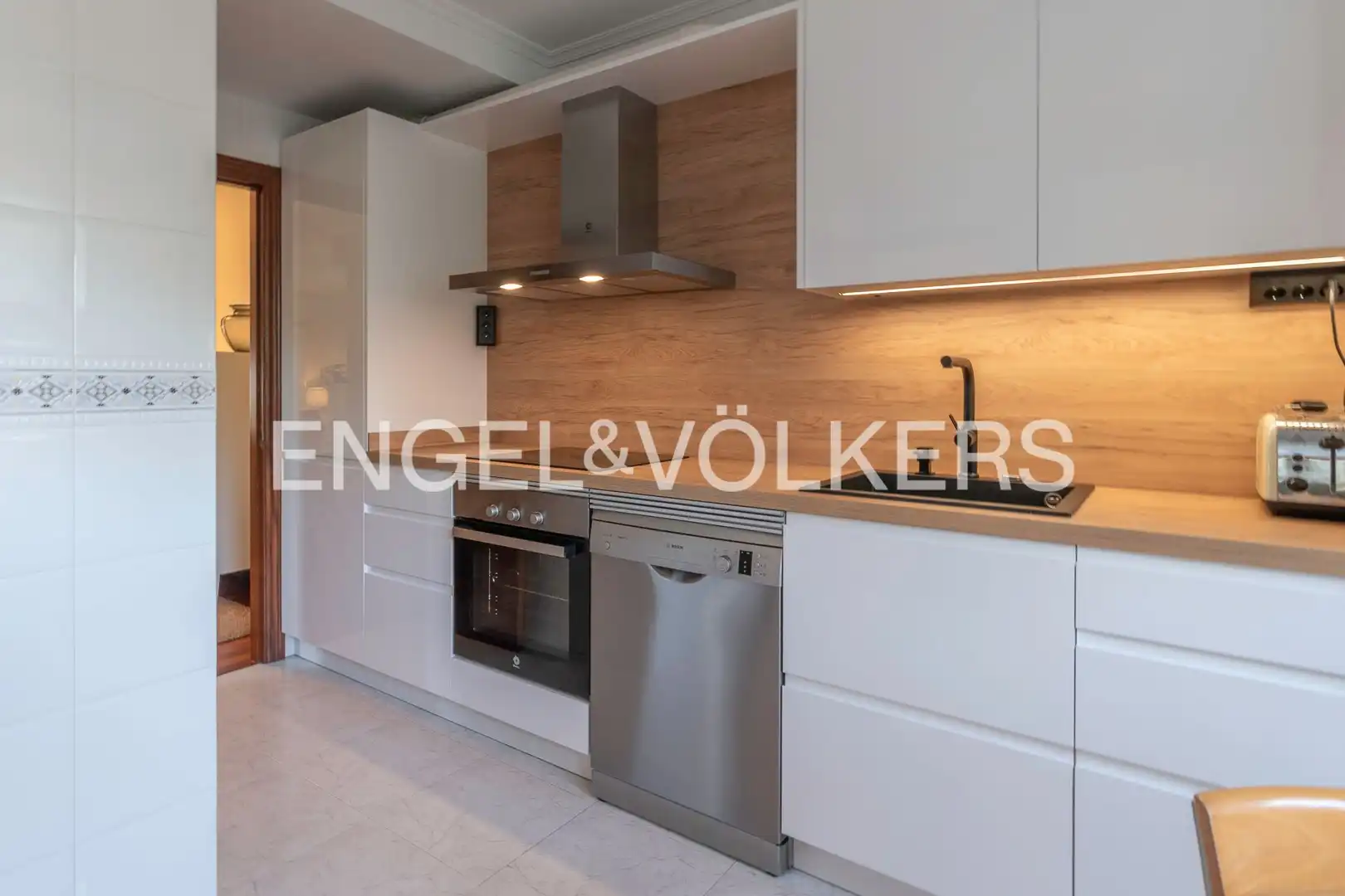 Küche von Einfamilien-Reihenhaus zum Verkauf in Gamiz-Fika mit Heizung, Privatgarten und Terrasse