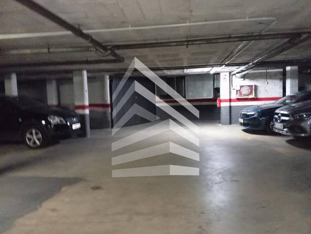 Garaje en Alquiler en Carrer de Caballero en Barri de les Corts