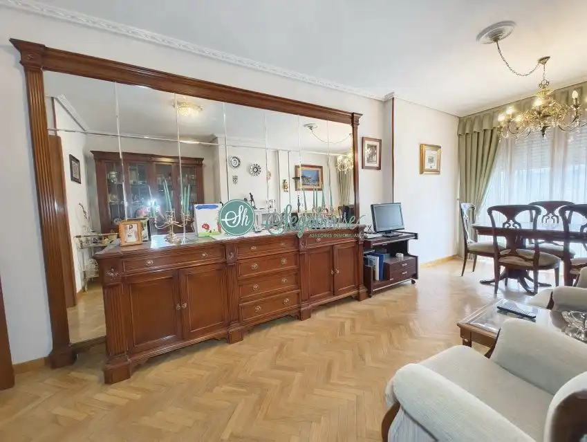 Sala de estar de Piso en venta en Segovia con Calefacción, Terraza y Trastero