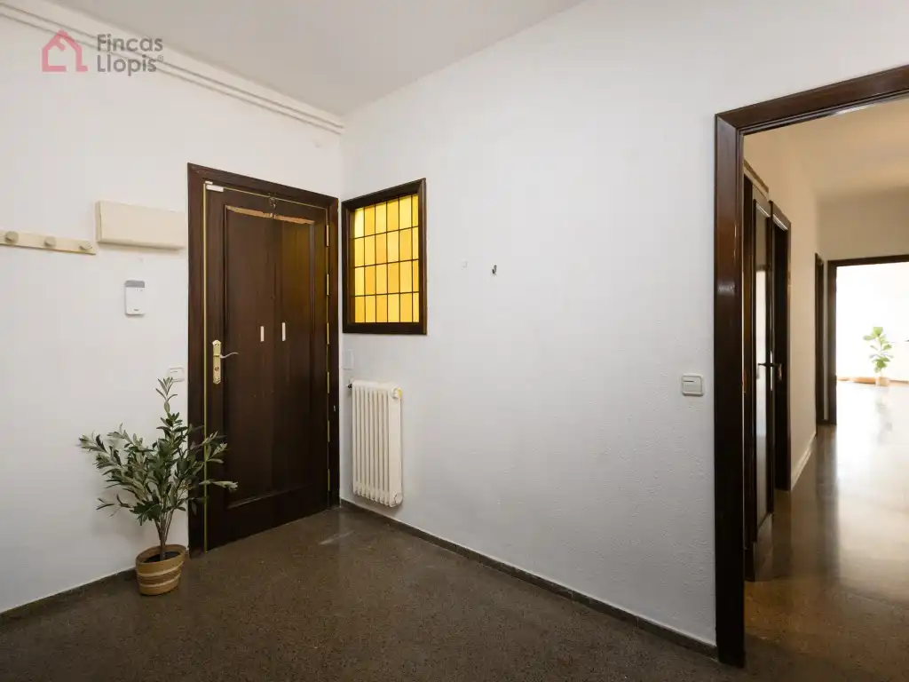 Piso en venta en Barcelona con Balcón