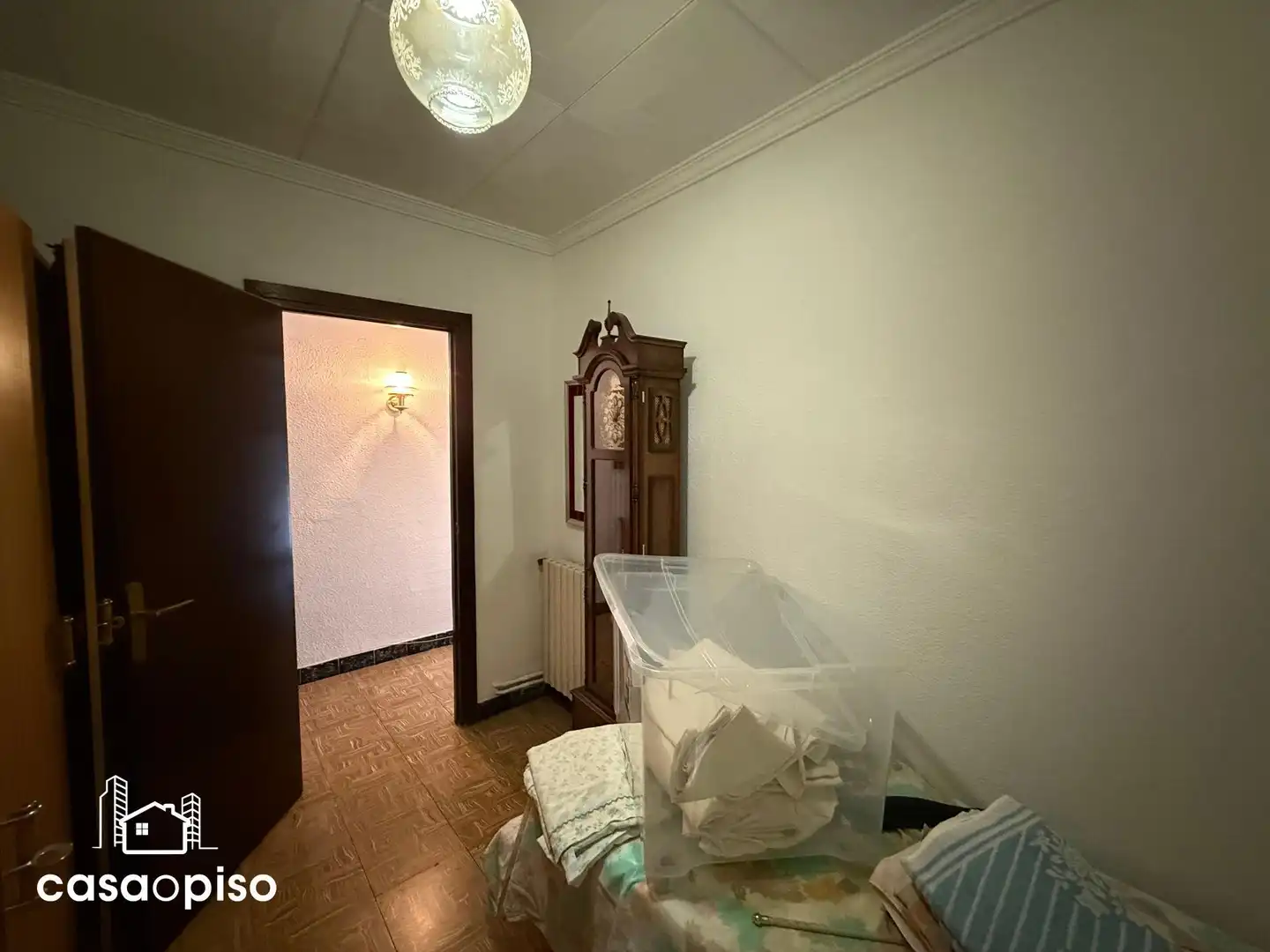 Habitación de Casa adosada en venta en Terrassa con Aire acondicionado, Calefacción y Trastero