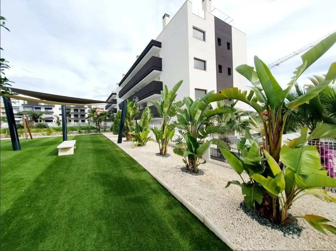 Apartamento con piscina en venta en Orihuela Costa
