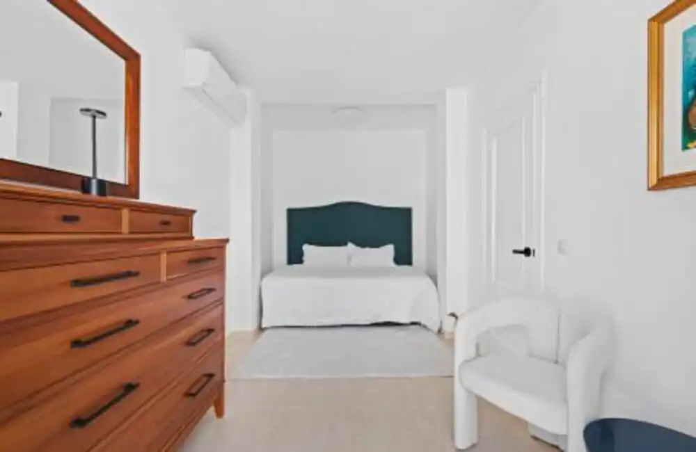 Dormitori de Casa adosada en venda en Marbella amb Aire condicionat, Jardí privat i Terrassa