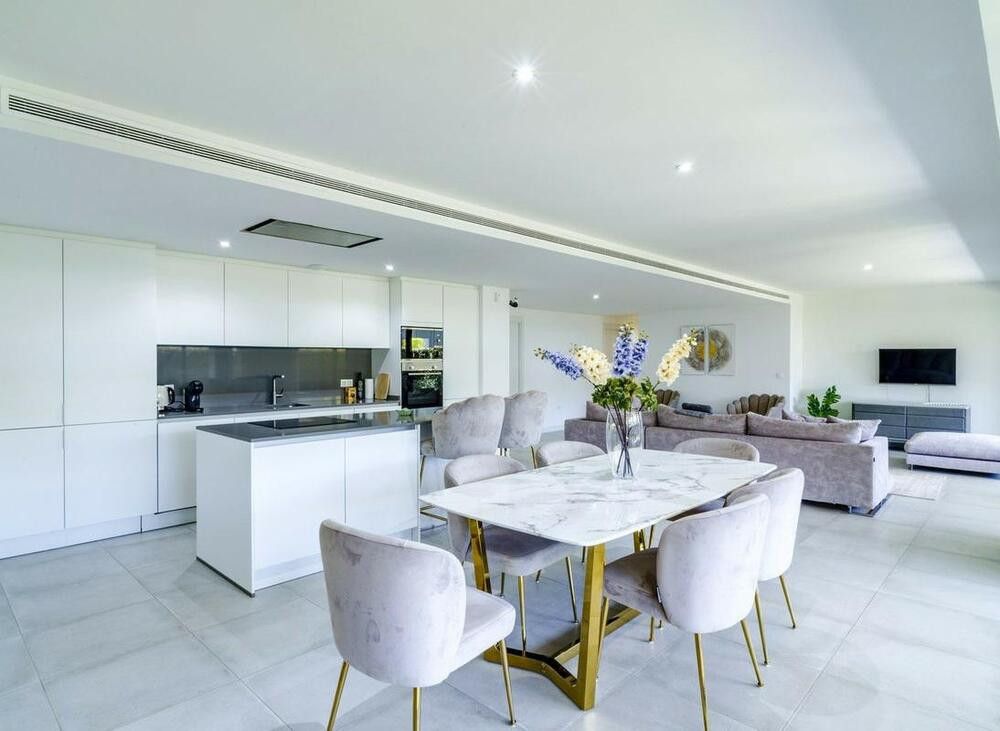 Kitchen of Planta baja to rent in Estepona  with Air Conditioner, Private garden and Terrace