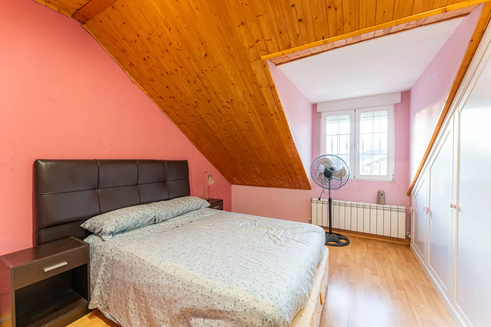 Bedroom of Houses for sale in Sevilla la Nueva  with Air Conditioner, Heating and Private garden