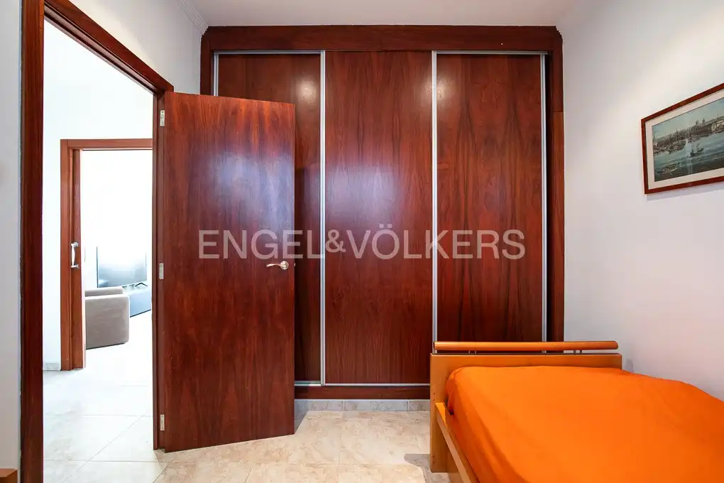 Bedroom of Flat for rent in Valencia  with Air Conditioner, Heating and Terrace